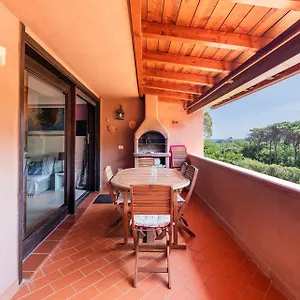  Apartment Purple House, 30m To